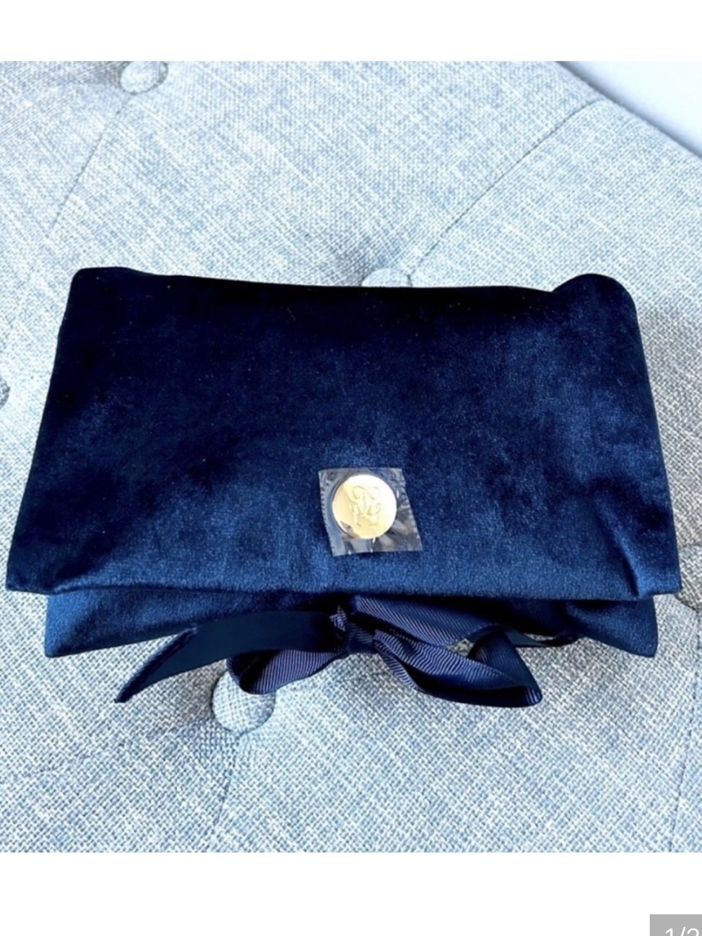 🆕💫GUERLAIN Velvet Cosmetic Pouch in Deep Navy with Gold Emblem
